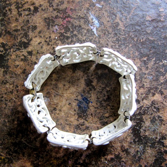 White Enamel Filigree Bracelet Vintage Link metal - Picture 4 of 5